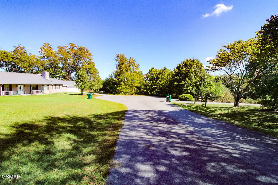 2209 Rogers Place, Sevierville, TN 37876 - Image #2