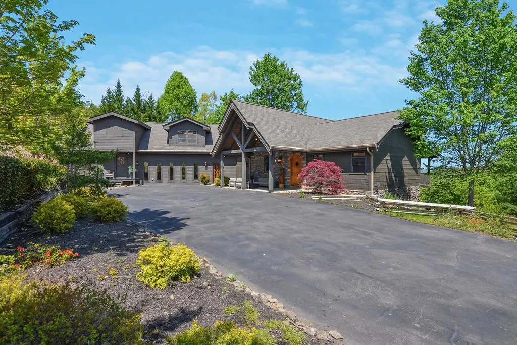 2837 Cedar Falls Way, Sevierville, TN 37862 - Image #1