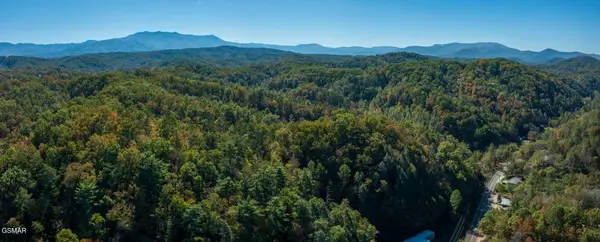 1876 Upper Middle Creek Road, Sevierville, TN 37876