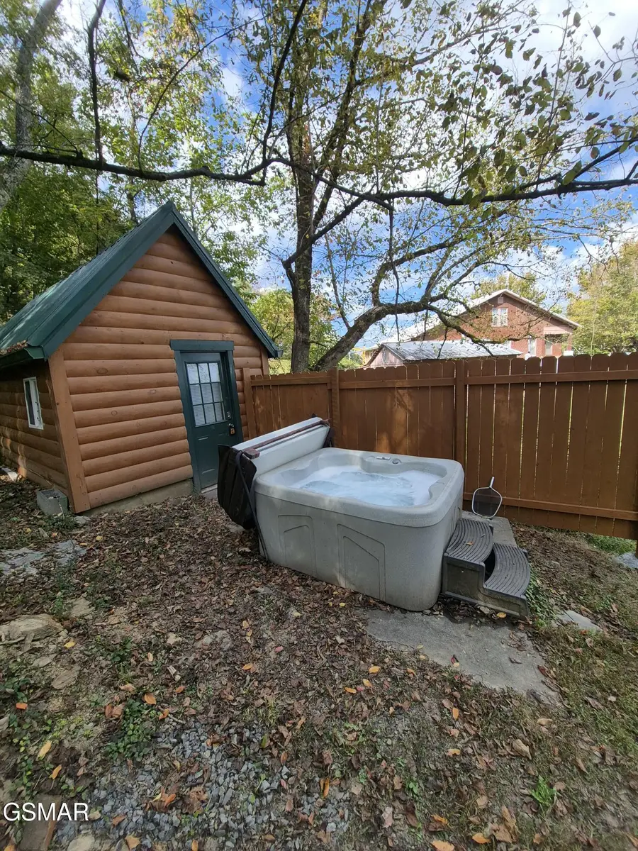 601 Old Knoxville Highway, Sevierville, TN 37862 - Image #2