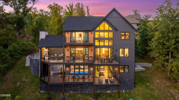 855 Deer Path Ln, Gatlinburg, TN 37738