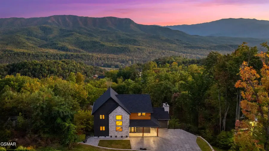 855 Deer Path Ln, Gatlinburg, TN 37738 - Image #2