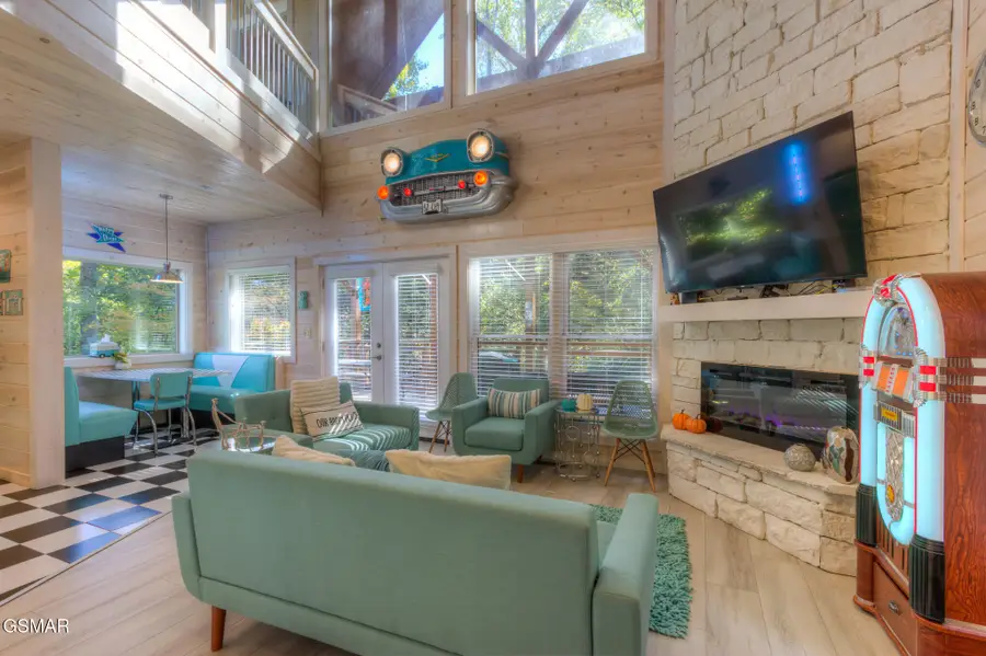 523 Hideaway Ridge Circle, Sevierville, TN 37862 - Image #3