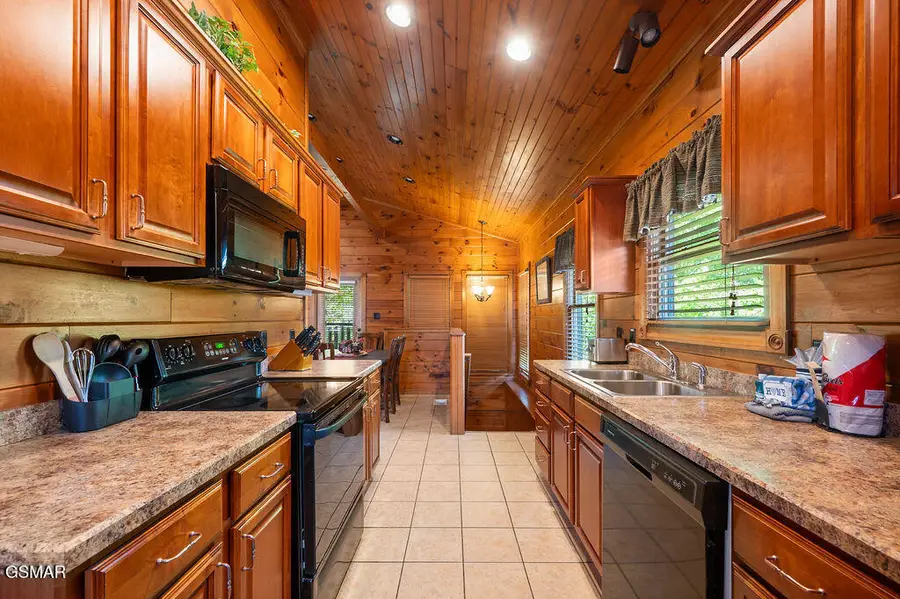 834 Great Smoky Way, Gatlinburg, TN 37738 - Image #3