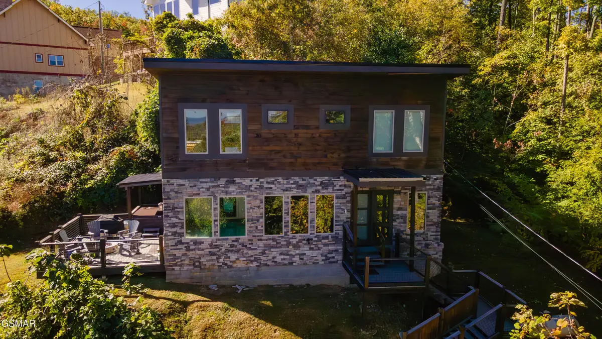 869 Chestnut Drive, Gatlinburg, TN 37738 - Image #1