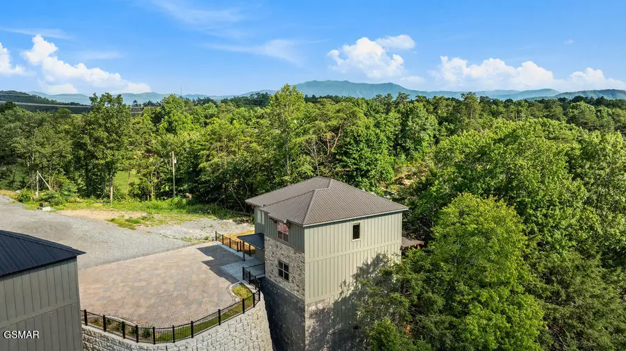 1130 Lee Cardwell Circle #7, Pigeon Forge, TN 37863 - Image #2
