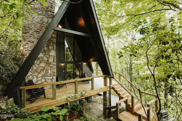 1382 N Baden Drive, Gatlinburg, TN 37738