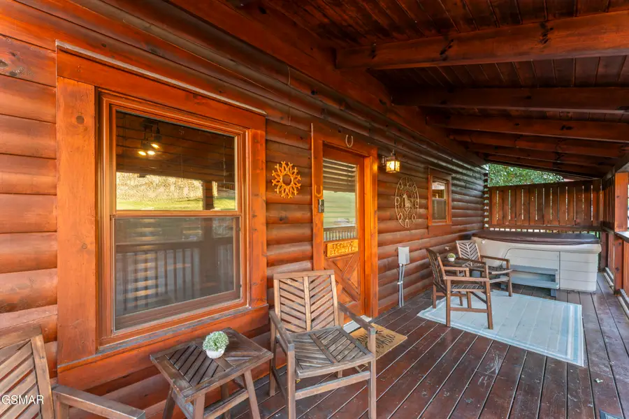 526 Blackberry Ridge Way, Pigeon Forge, TN 37863 - Image #3