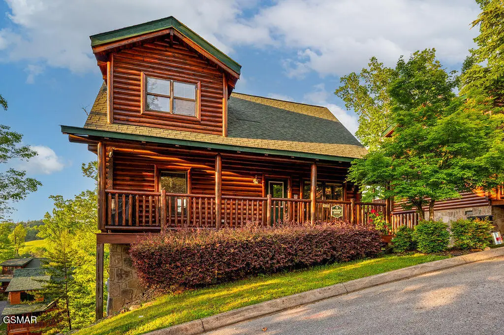 2023 Bear Creek Way, Pigeon Forge, TN 37862 - Image #1
