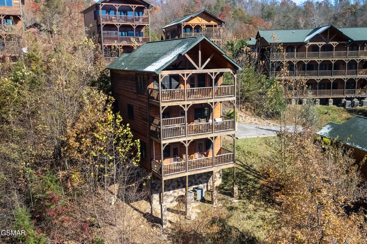 655 Gatlinburg Falls Way, Gatlinburg, TN 37738 - Image #1