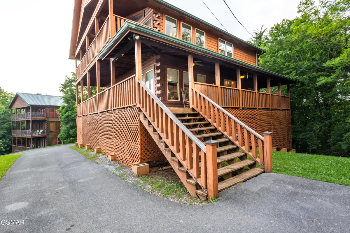 2031 Oakmont Drive, Sevierville, TN 37876 - Image #1