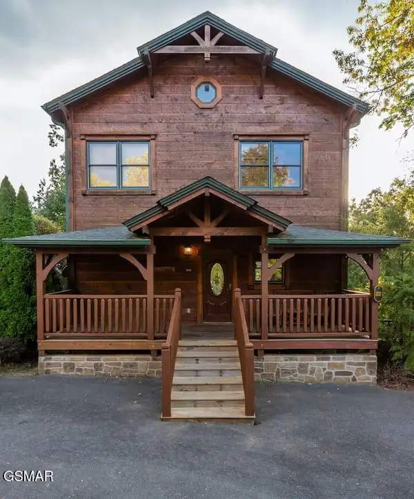 4532 Holly Forest Way, Gatlinburg, TN 37738