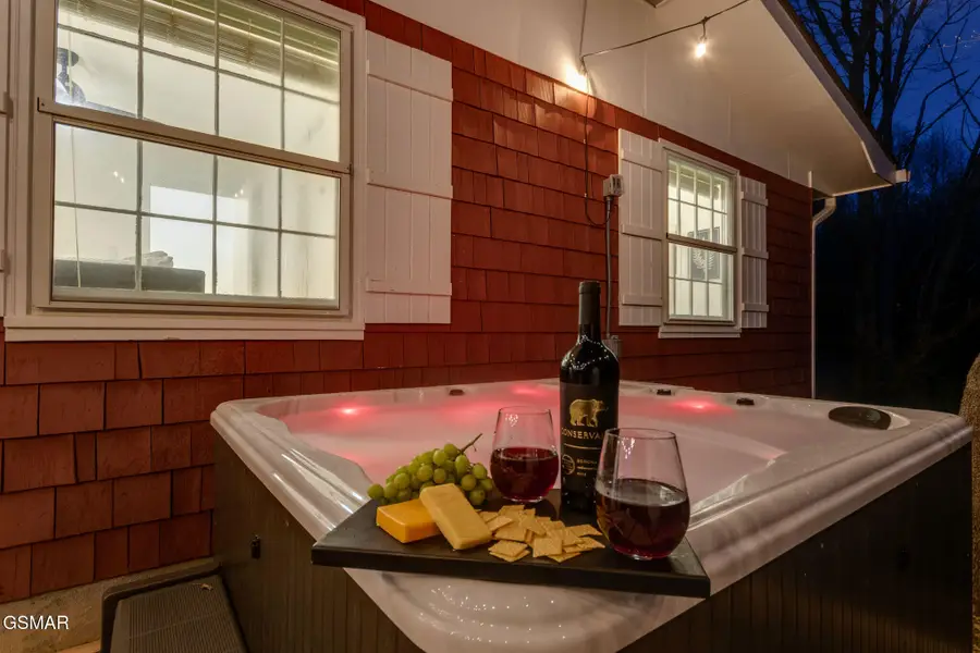 524 Reba Lane, Gatlinburg, TN 37738 - Image #2