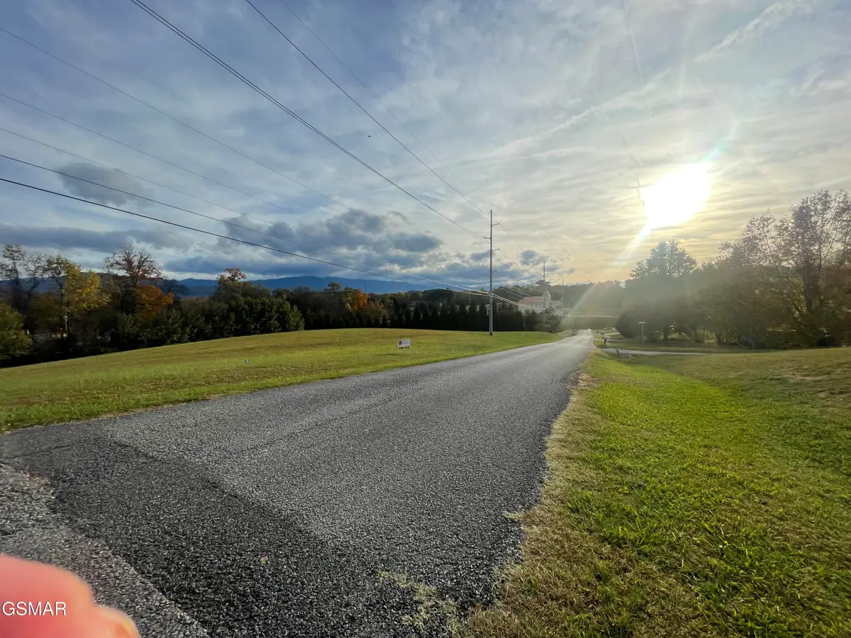 37-34 Robert E Lee Drive, Newport, TN 37821 - Image #1