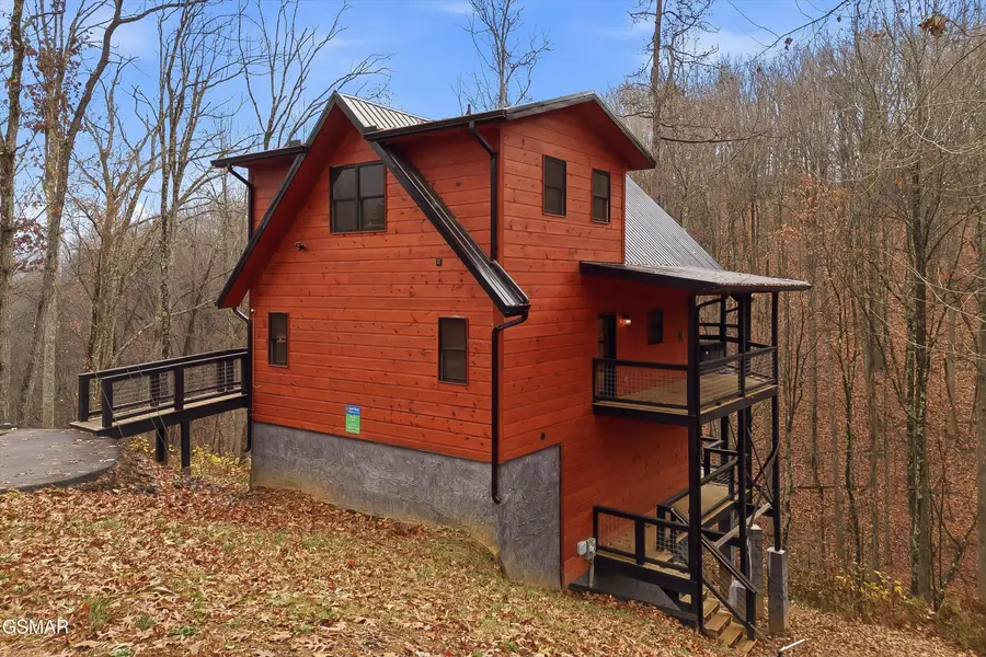 1104 Laddie Buck Lane, Gatlinburg, TN 37738 - Image #2