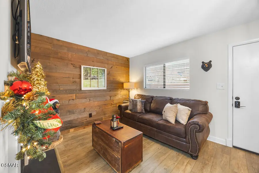 685 River Rd #303, Gatlinburg, TN 37738 - Image #2