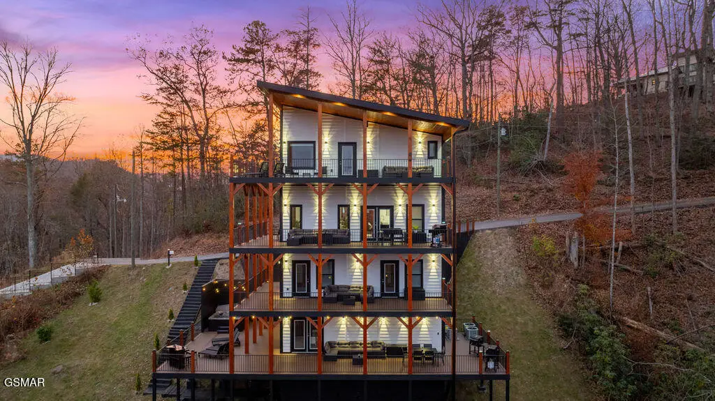 611 Ivy Road, Gatlinburg, TN 37738 - Image #1