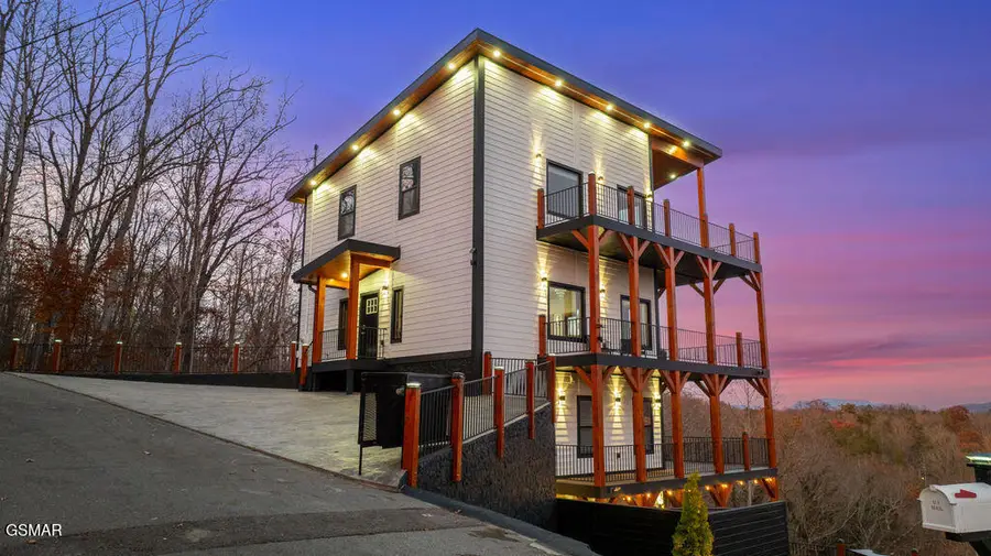 611 Ivy Road, Gatlinburg, TN 37738 - Image #2