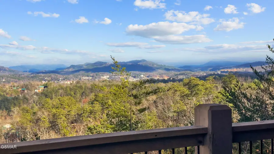 3321 Pine Peak Way, Sevierville, TN 37862 - Image #3