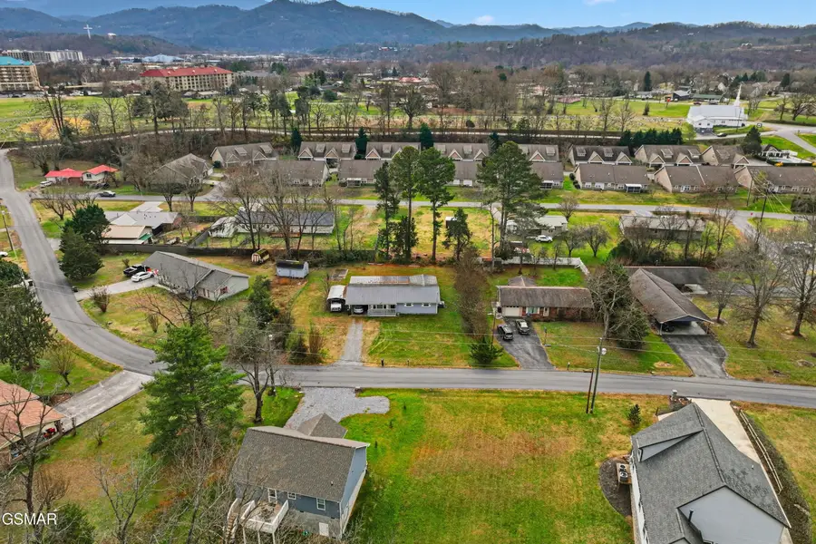 335 Fenway Drive, Pigeon Forge, TN 37863 - Image #3