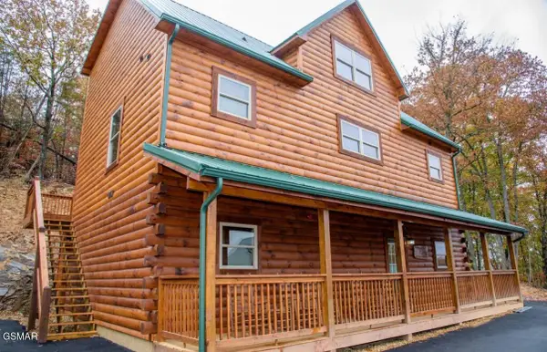 834 String Run Way, Pigeon Forge, TN 37863