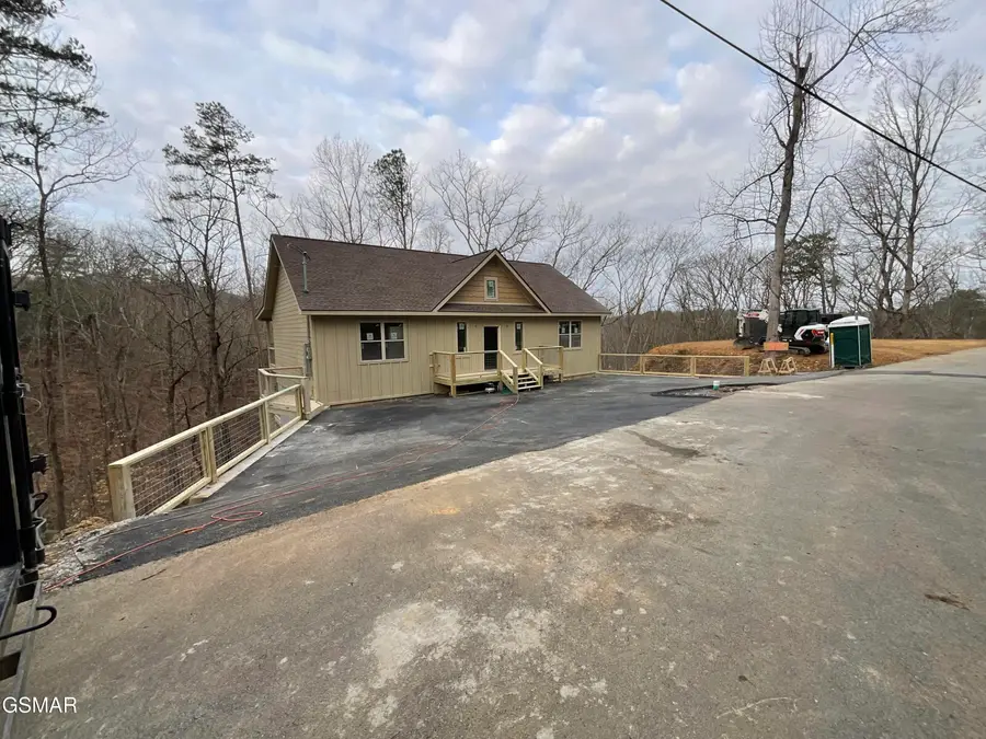 676 Monte Wood Circle, Pigeon Forge, TN 37863 - Image #2