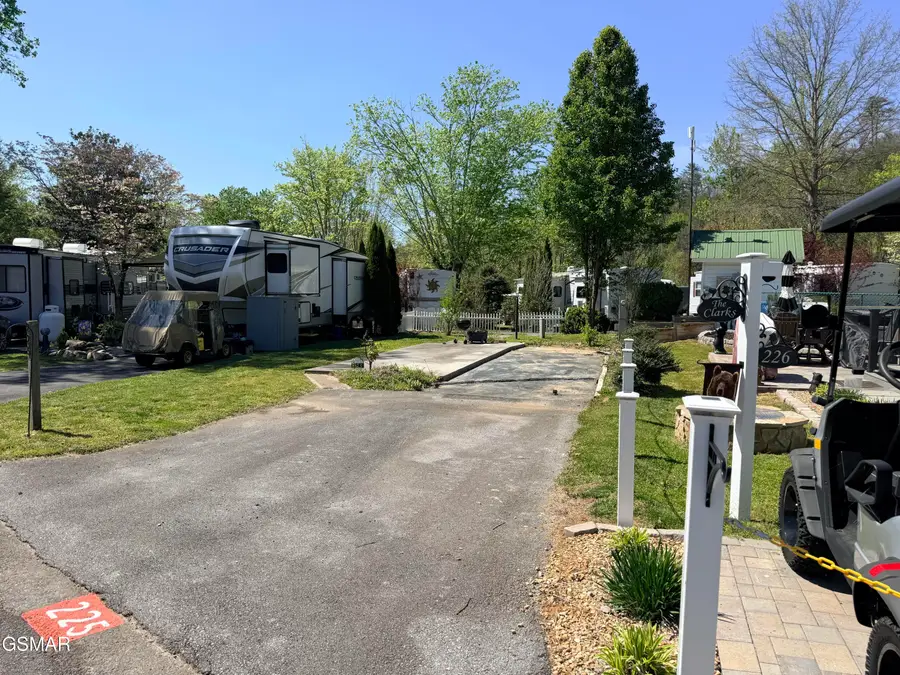 4229 E Parkway #225, Gatlinburg, TN 37738 - #3