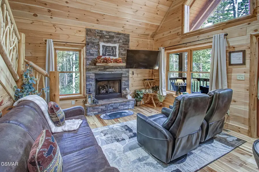 2423 Paradise Falls Way Way, Sevierville, TN 37862 - Image #2