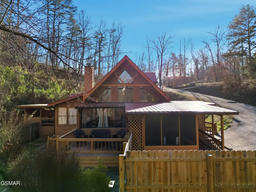 727 Sunrise Boulevard, Sevierville, TN 37862 - Image #2