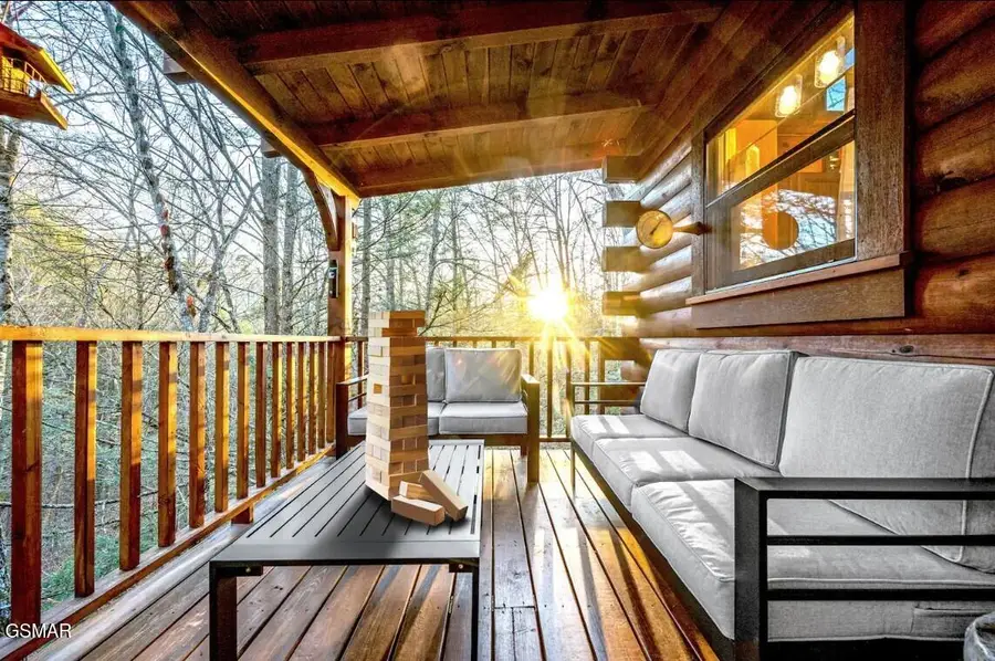 1637 Majestic Oak Way, Sevierville, TN 37876 - Image #2