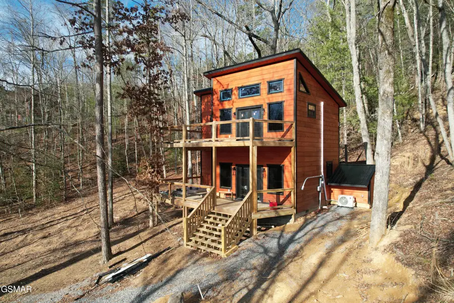 2672 Sulpher Springs Road, Sevierville, TN 37862 - Image #2