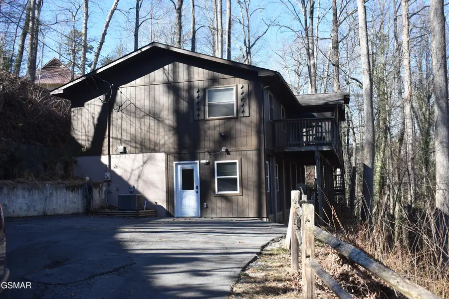 514 Gatlin Drive, Gatlinburg, TN 37738 - Image #2