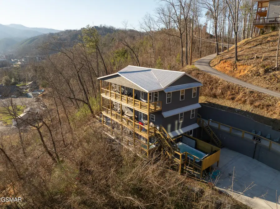 139 Water Tower Road, Gatlinburg, TN 37738 - Image #2