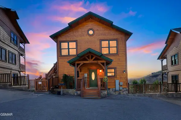 768 Mountain Stream Way, Gatlinburg, TN 37738