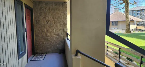 1704 Hidden Hills Road #APT 112, Gatlinburg, TN 37738