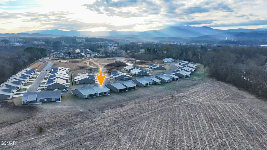 712 Snowflower Circle, Pigeon Forge, TN 37863 - Image #2