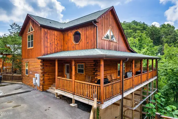 2180 Bear Haven Way, Sevierville, TN 37862