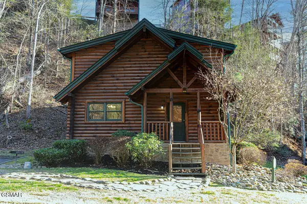 644 Gatlinburg Falls Way, Gatlinburg, TN 37738
