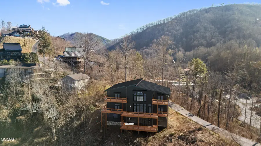 245 Brownsridge Road, Gatlinburg, TN 37738 - Image #3