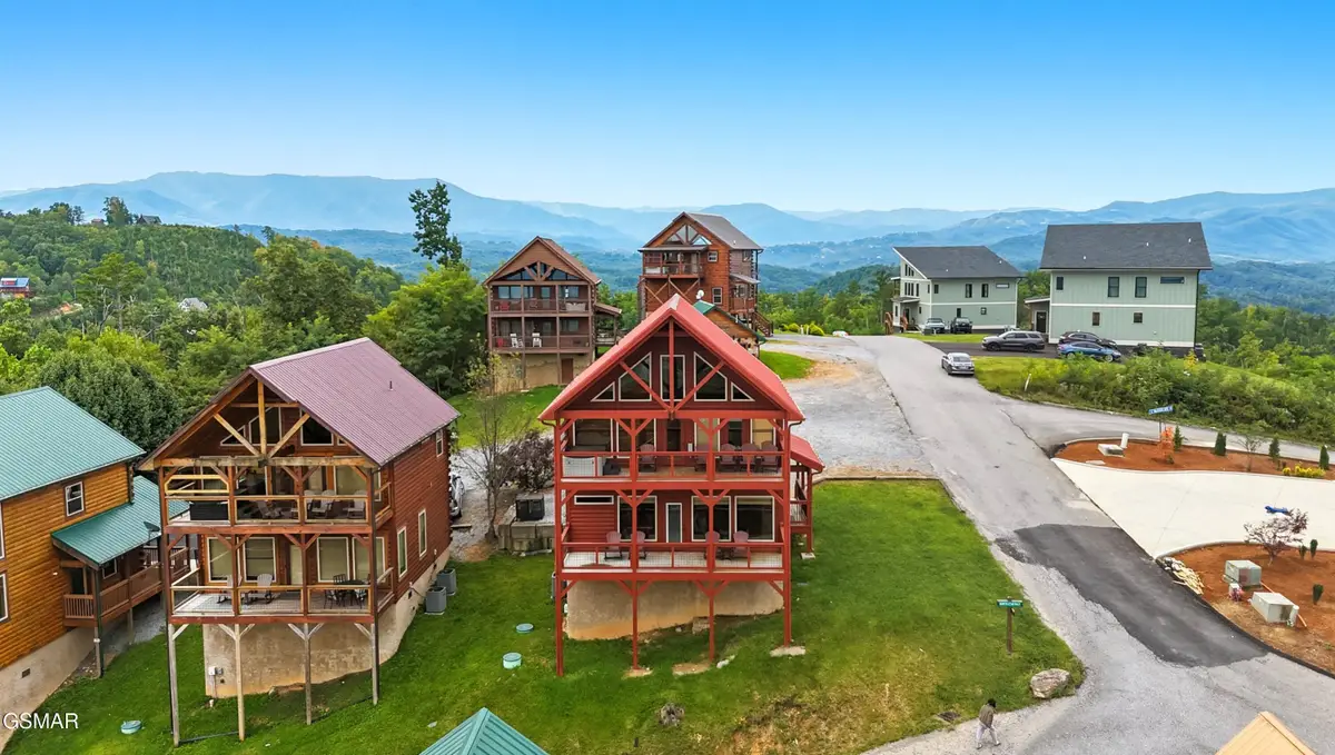 2042 Starr Crest Drive, Sevierville, TN 37876 - Image #1