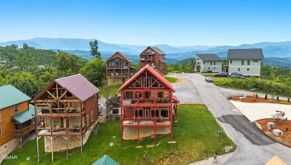 2042 Starr Crest Drive, Sevierville, TN 37876