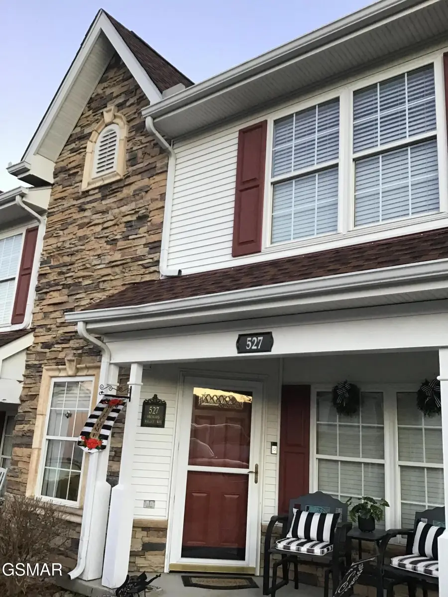527 Orchard Valley Way, Pigeon Forge, TN 37862 - Image #2