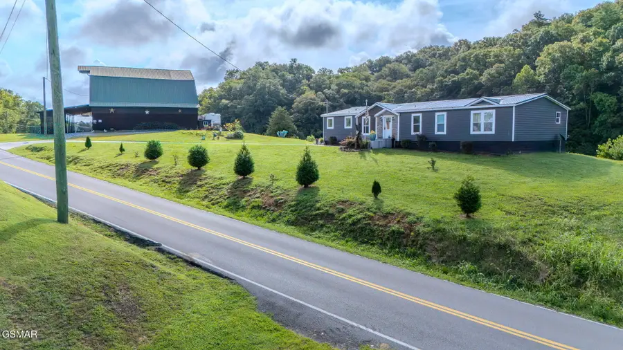 807 Gists Creek Road, Sevierville, TN 37876 - Image #2