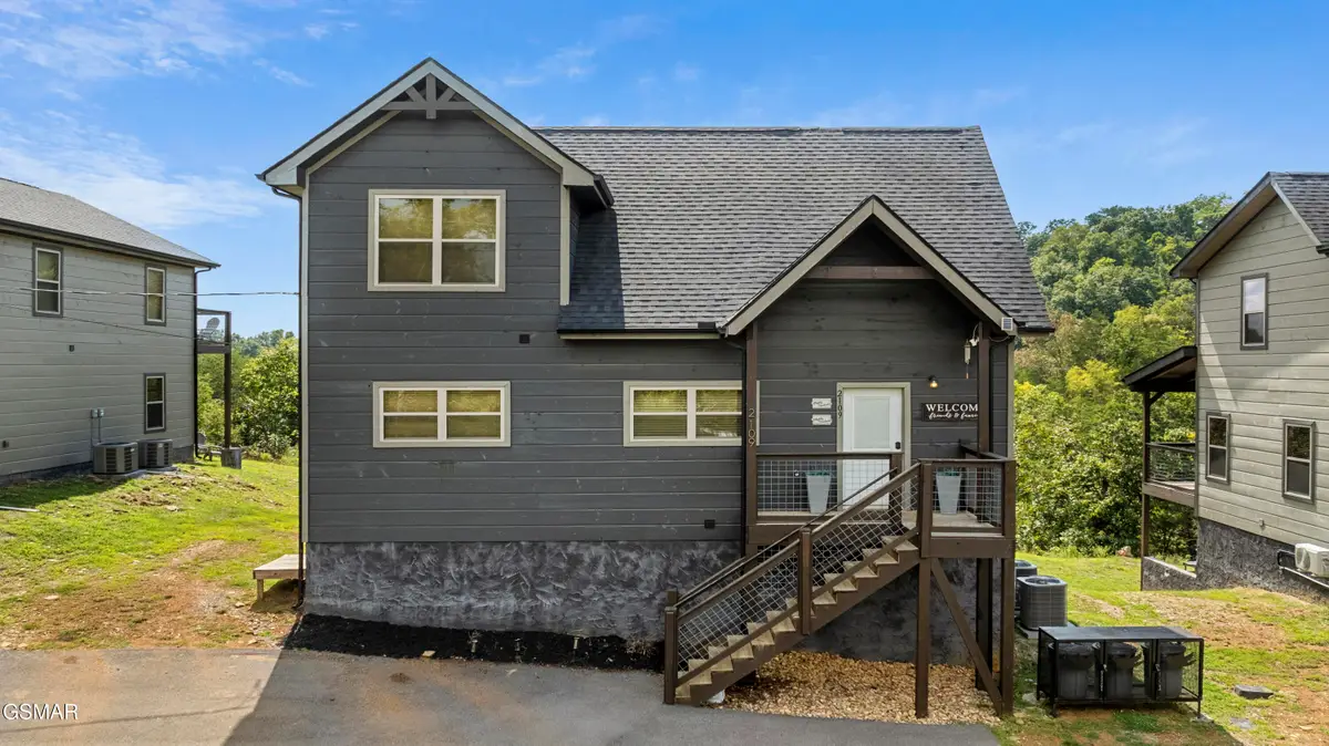 2109 Eagle Feather Drive, Sevierville, TN 37876 - Image #1