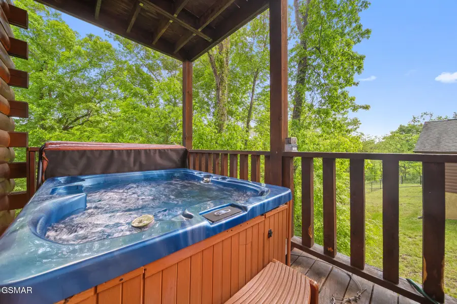 368 Oak Lake Drive, Sevierville, TN 37876 - Image #2