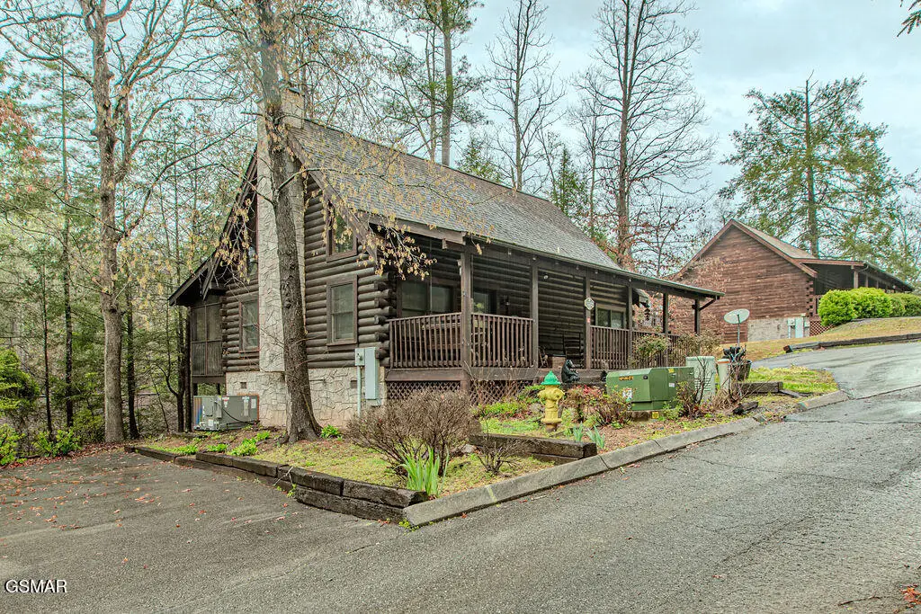 709 Golden Eagle Way, Pigeon Forge, TN 37863 - #1