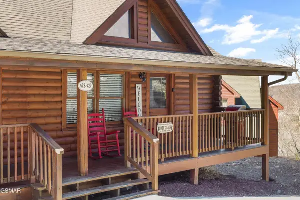 427 Big Bear Way, Pigeon Forge, TN 37863