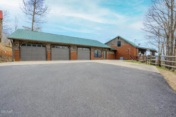 3644 Wears Mountain Lane, Sevierville, TN 37862