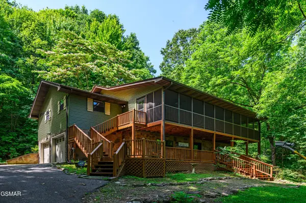 2360 Cove Mountain Lane, Sevierville, TN 37862