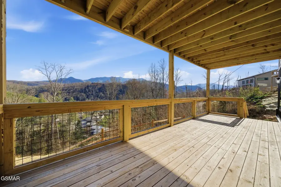 650 Ridge Top Loop, Gatlinburg, TN 37738 - #2